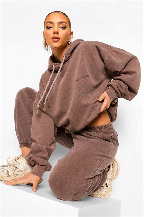 women's oversized tracksuit set.